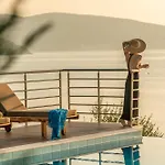 Villa Seafront Marine With Private Sea Access - Iris Lefkada *