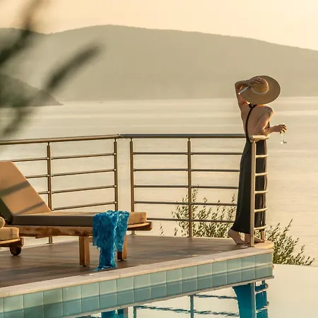 Villa Seafront Marine With Private Sea Access - Iris Lefkada *