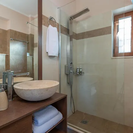 Seafront Marine With Private Sea Access - Iris Lefkada Vila *