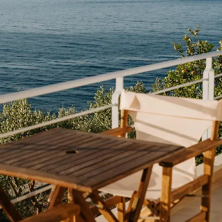 Villa Seafront Marine With Private Sea Access - Iris Lefkada