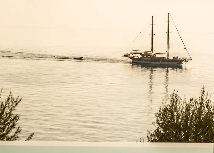 Iris Lefkada - Marine With Private Sea Access *